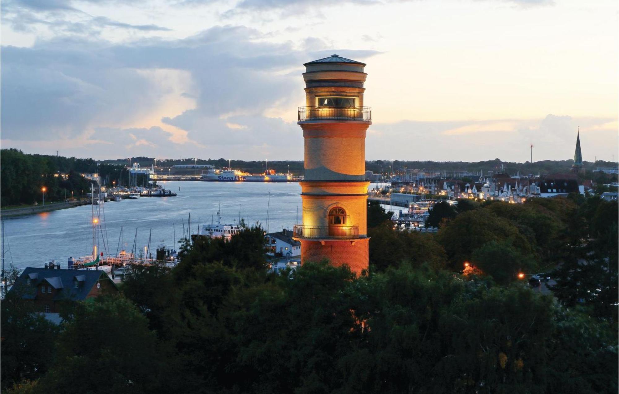 1 Bedroom Stunning In Travemuende Apartment *